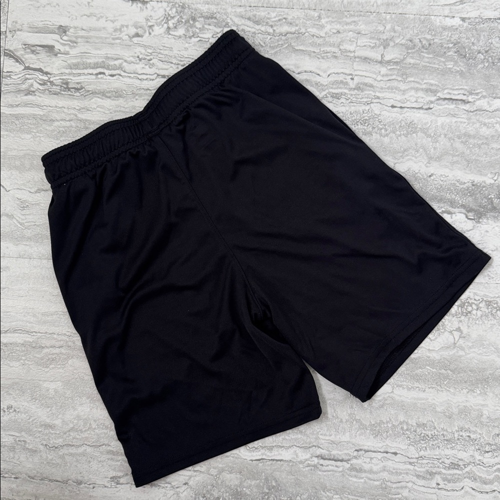 UNDER ARMOUR Boys American Flag Shorts - Picture 3 of 4